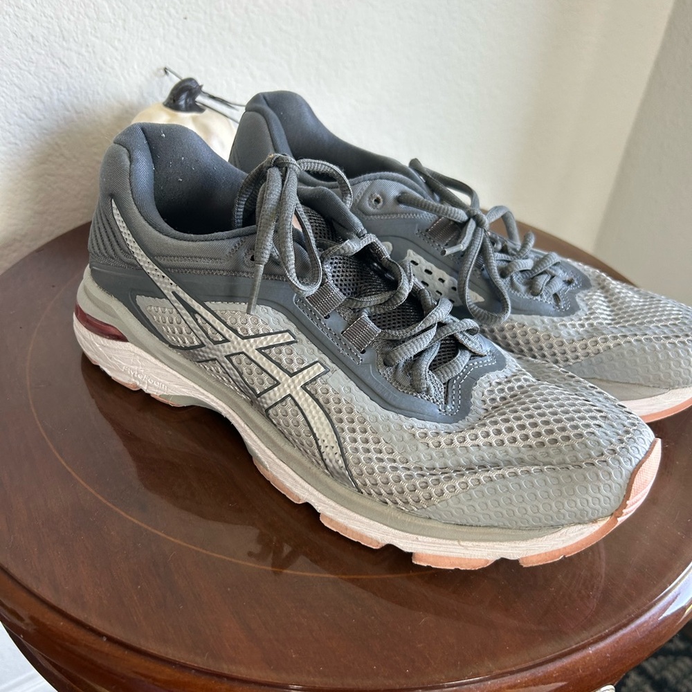 ASICS Women's Gray and White Athletic Shoes